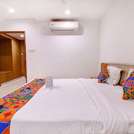 Fabhotel Syberitic Suites Gachibowli - Fully Vaccinated Staff Kondapur  Exterior photo