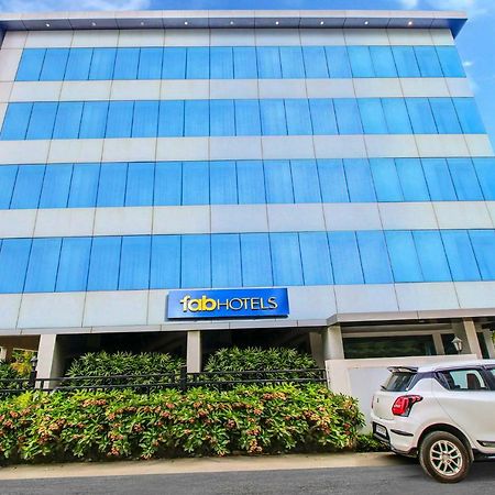 Fabhotel Syberitic Suites Gachibowli - Fully Vaccinated Staff Kondapur  Exterior photo