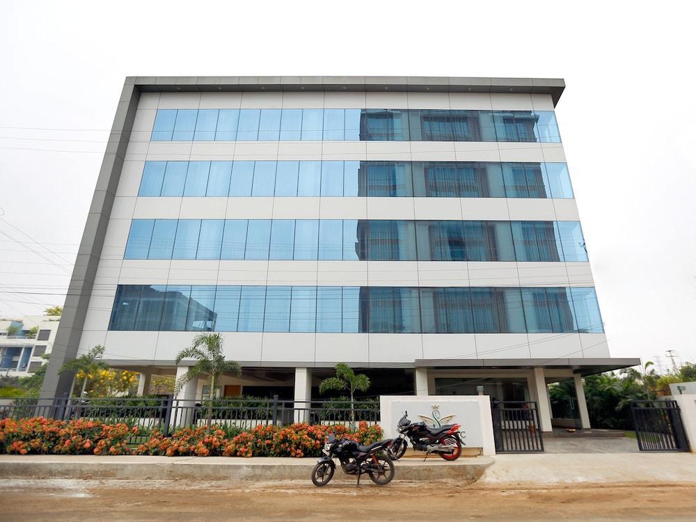 Fabhotel Syberitic Suites Gachibowli - Fully Vaccinated Staff Kondapur  Exterior photo