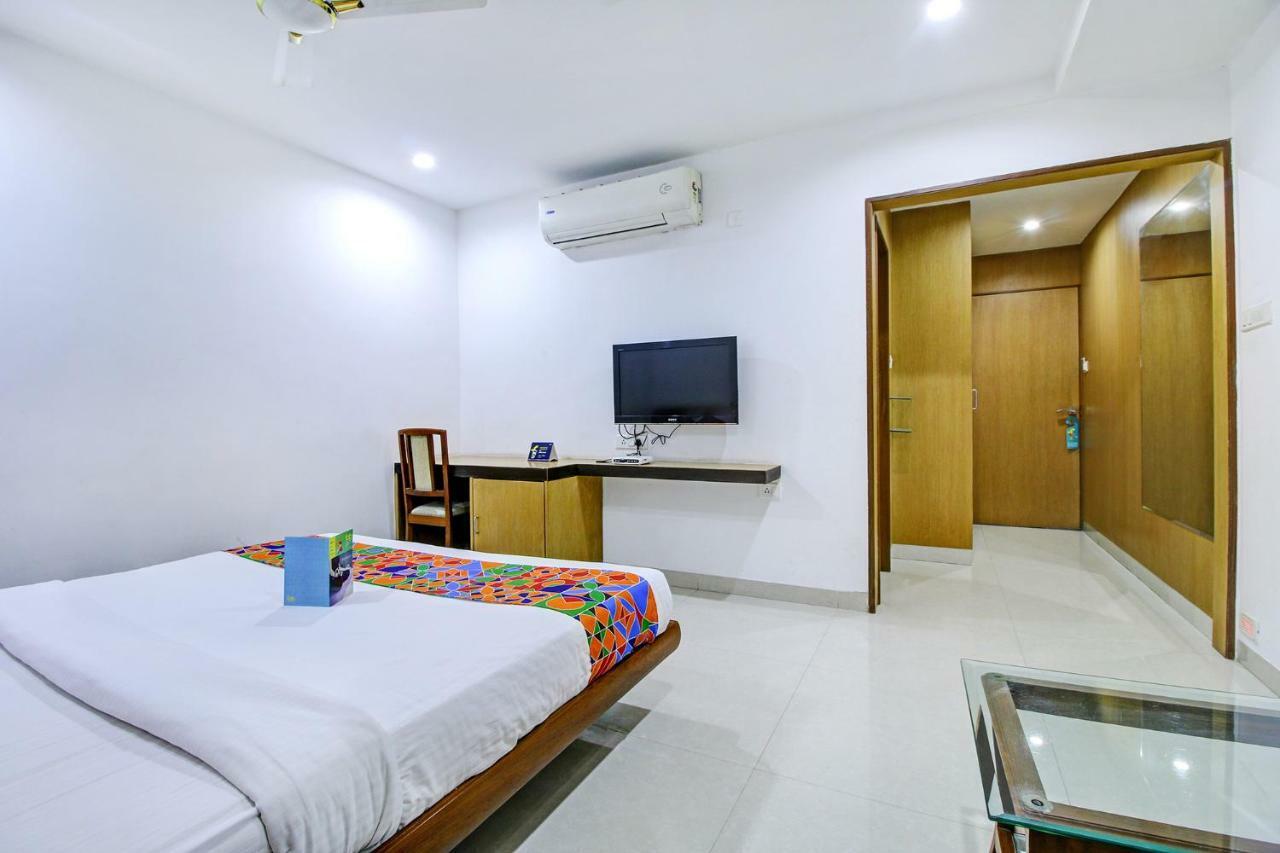 Fabhotel Syberitic Suites Gachibowli - Fully Vaccinated Staff Kondapur  Exterior photo